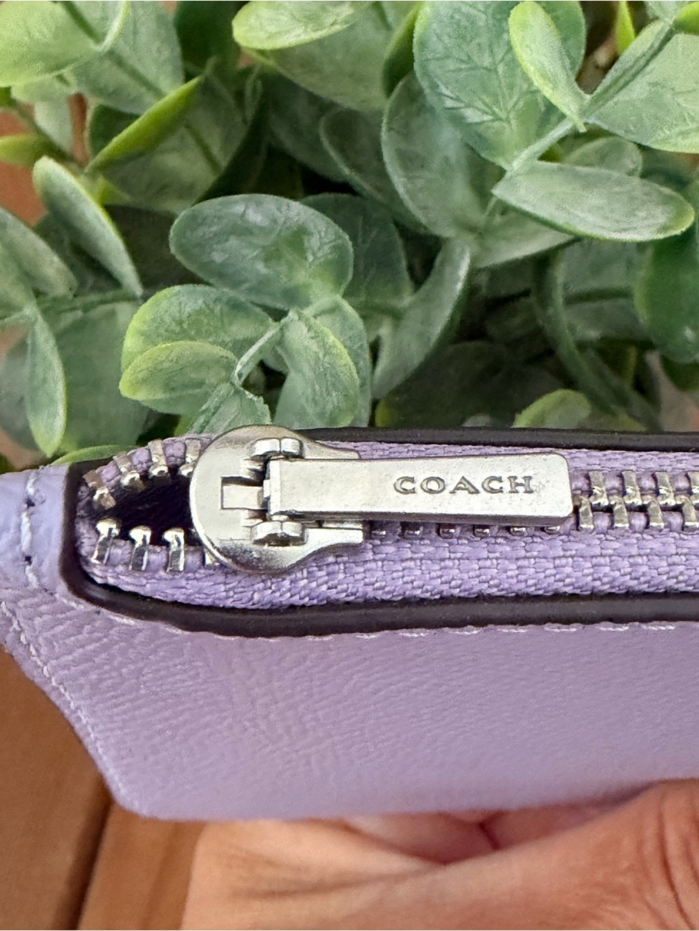 Coach Slim Card Wallet, Zippered in Lavender NWOT - Picture 3 of 7